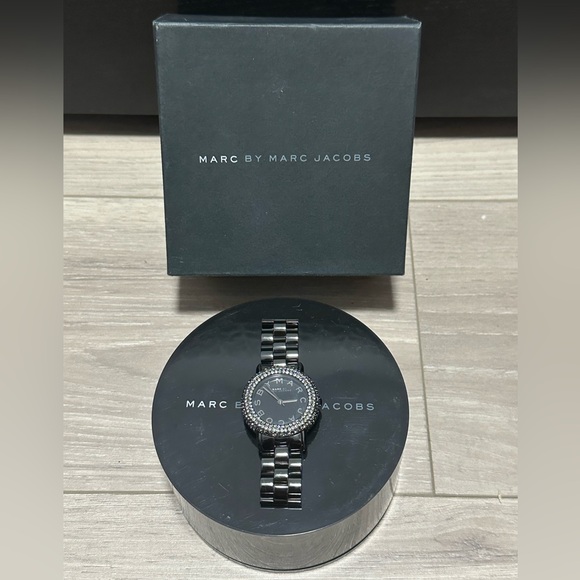 Marc Jacobs MBM3193 Ladies Marci Crystal Black Watch - Picture 11 of 14